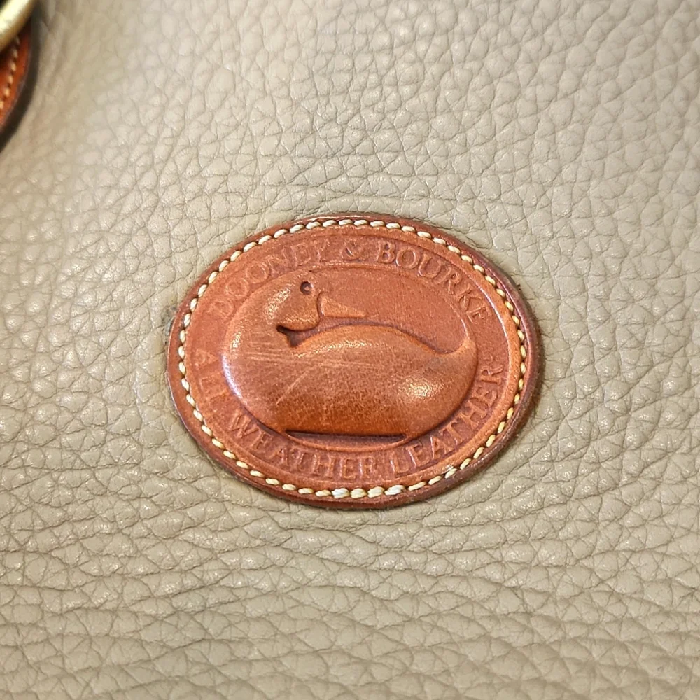 Vintage Dooney and Bourke Satchel - Picture 6 of 6